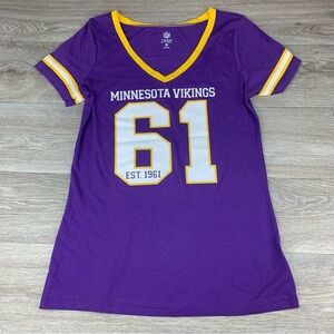 Purple Yellow Womens Minnesota Vikings NFL Team apparel vneck size Medium
